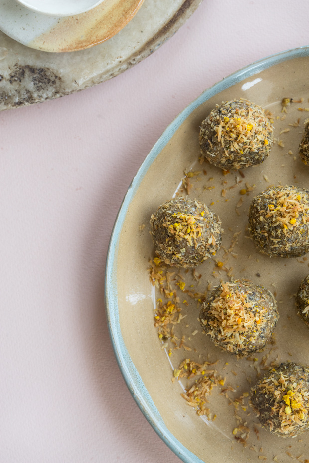 Quinoa Hemp Snack Balls