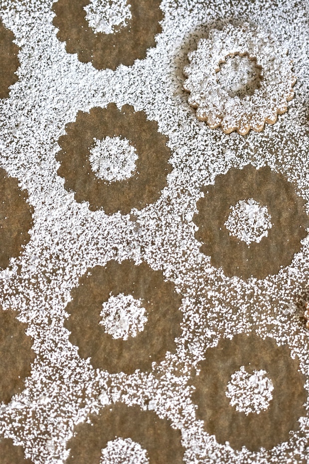 Swedish Rye Cookies and Powdered Sugar