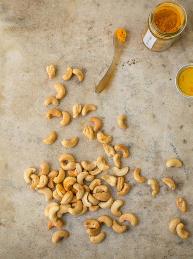 Turmeric Cashews